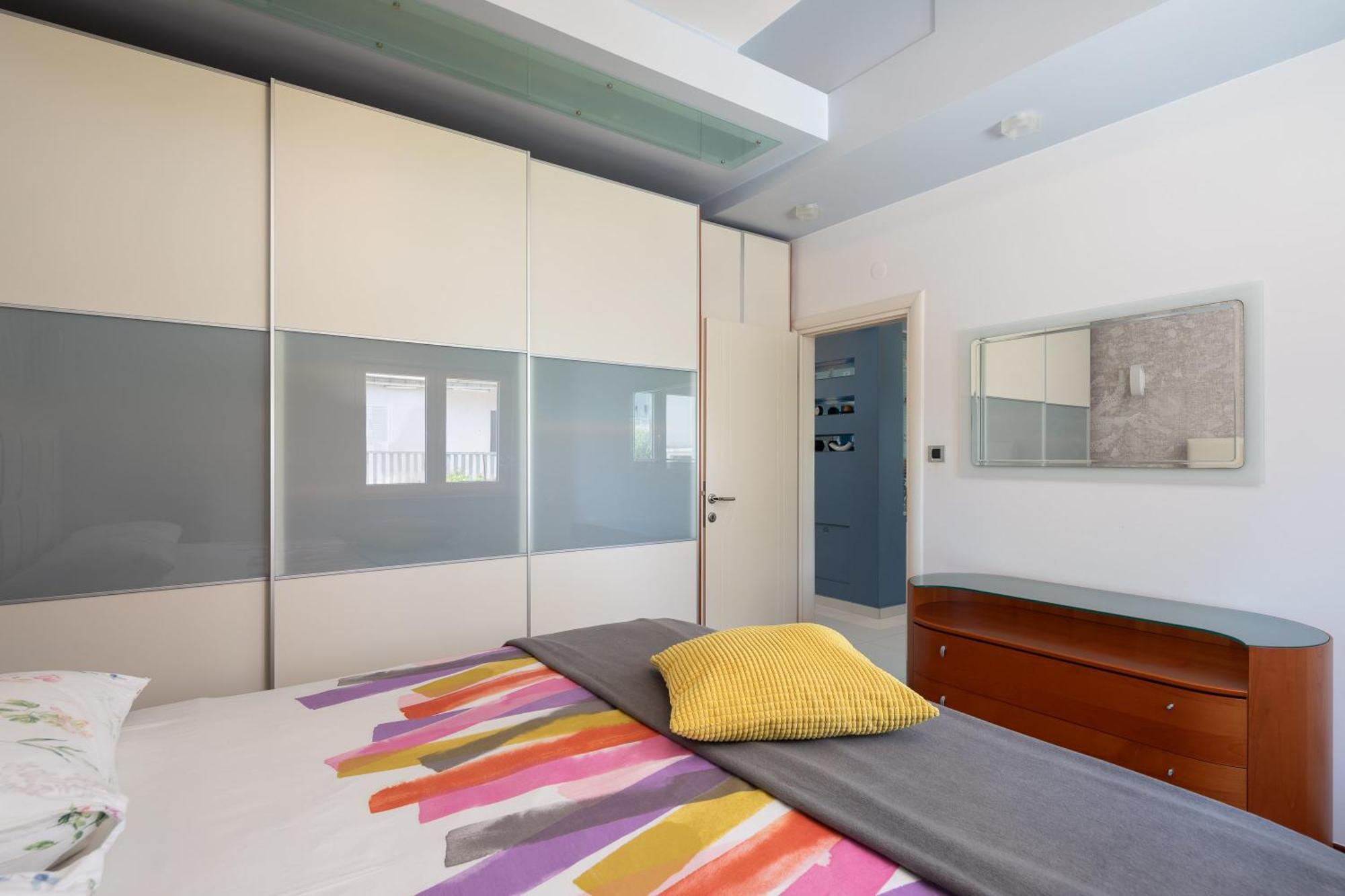 Brkic Apartments With Private Parking Макарська Номер фото