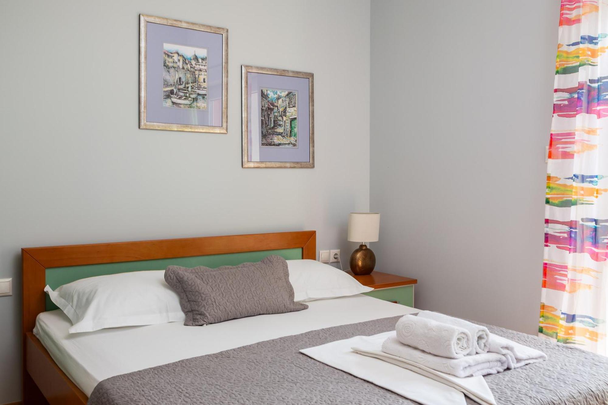 Brkic Apartments With Private Parking Макарська Номер фото