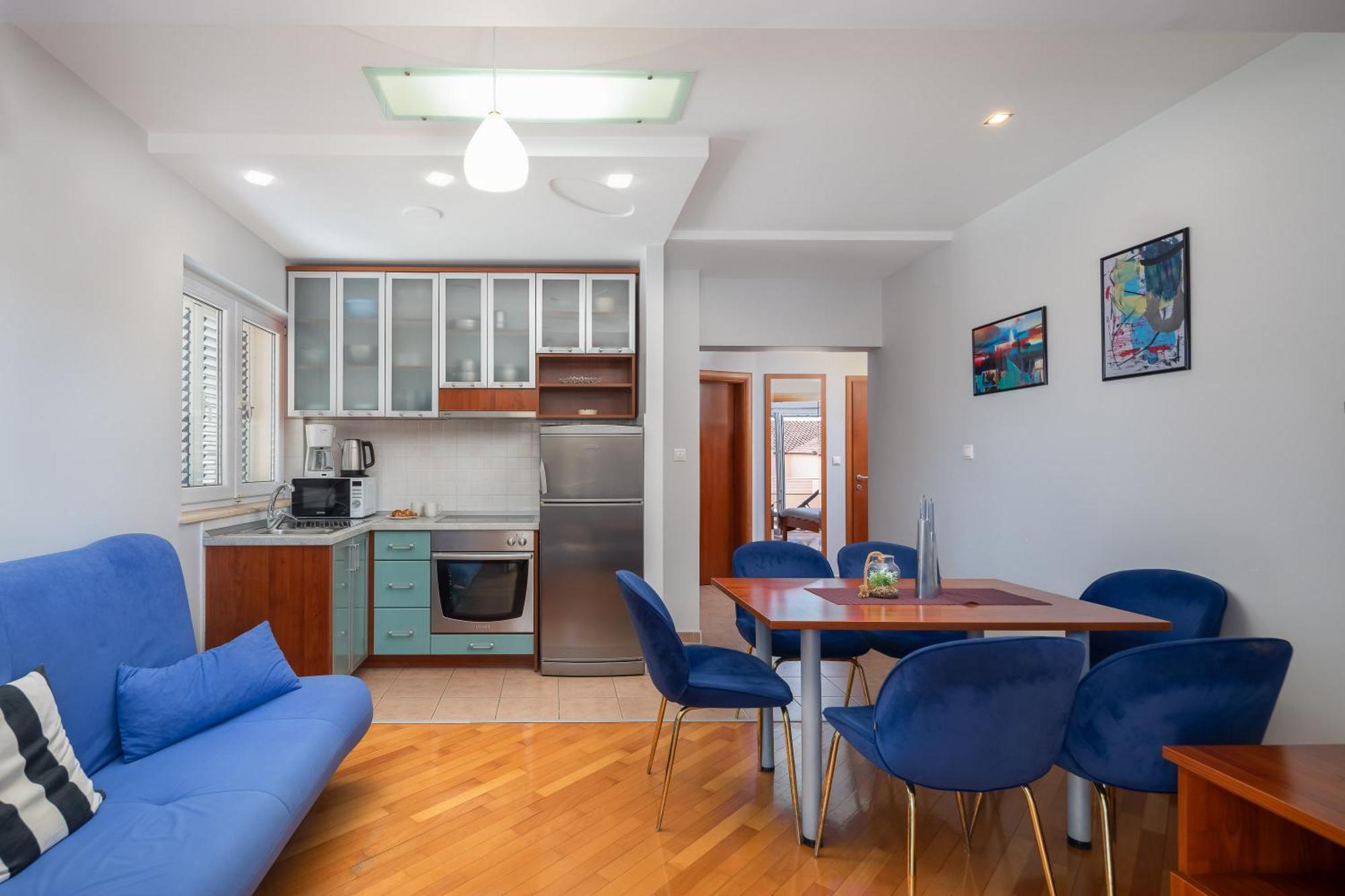 Brkic Apartments With Private Parking Макарська Номер фото