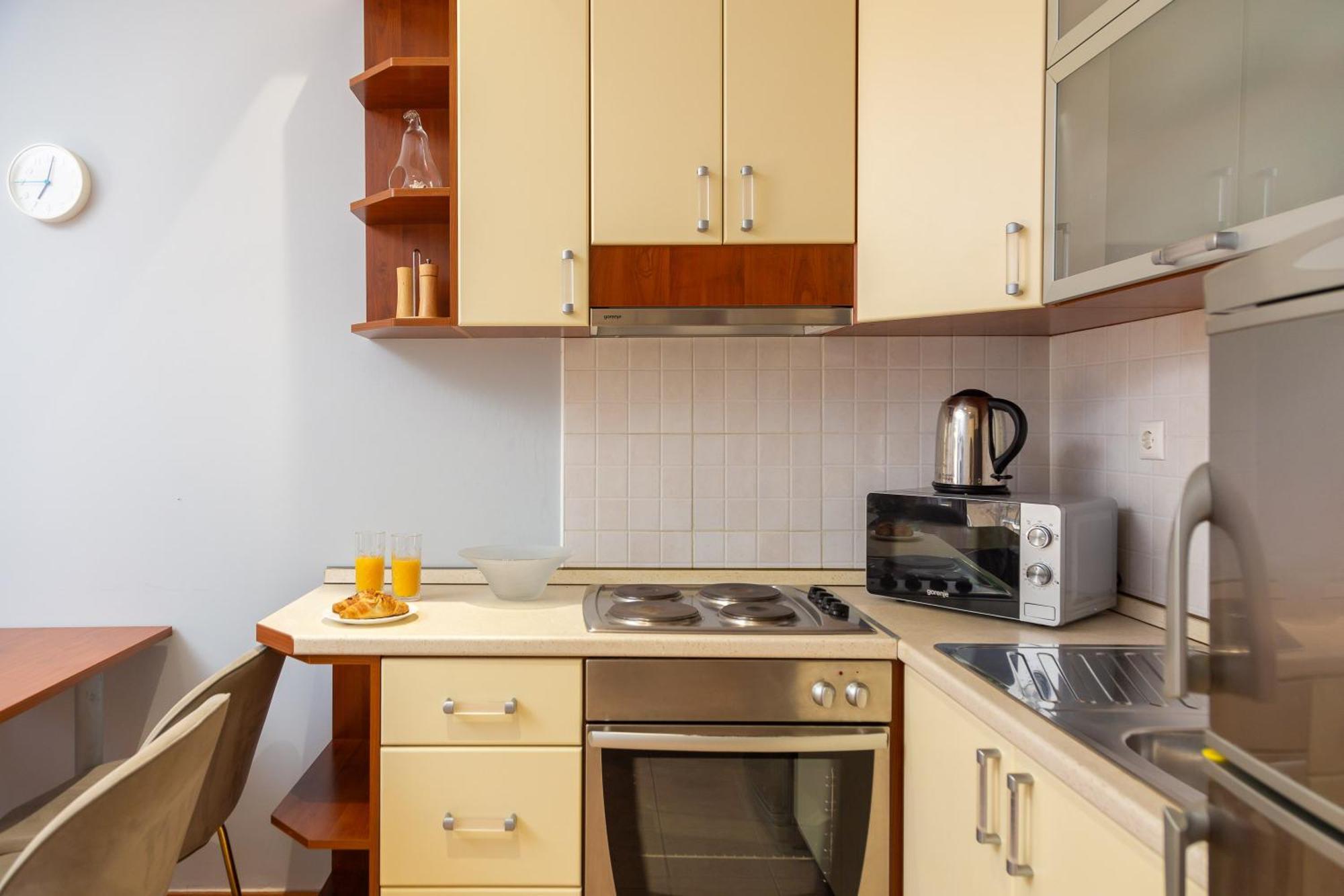 Brkic Apartments With Private Parking Макарська Номер фото