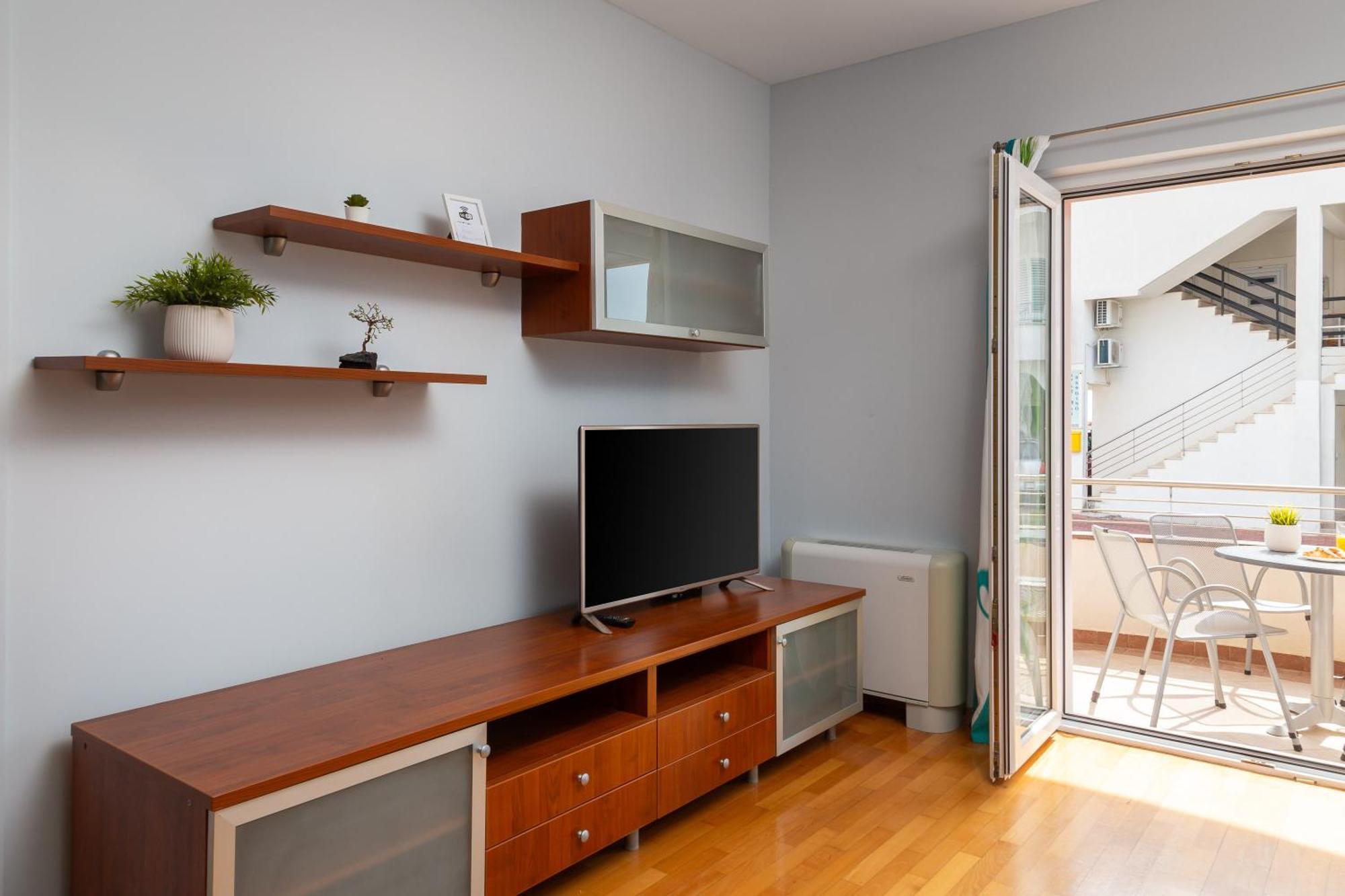 Brkic Apartments With Private Parking Макарська Номер фото